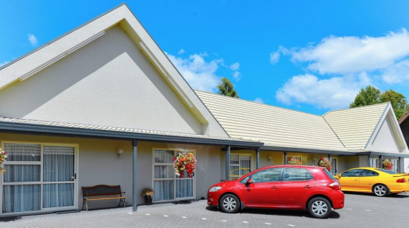 Best Western Capri Court