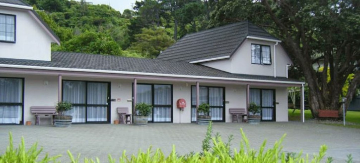 Camellia Court Motel