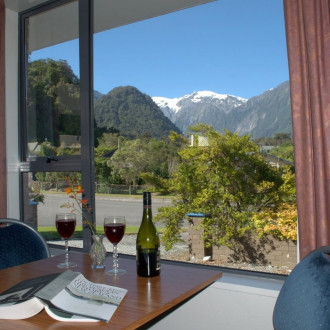 Glacier Gateway Motels