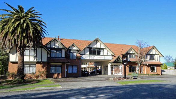 Champers Motor Inn