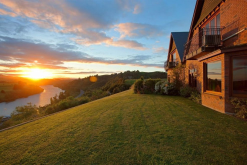 Emanuel's - Lake Karapiro Lodge