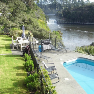 Falls Motel and Waterfront Campground