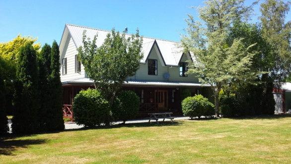 Greenhouse Lodge