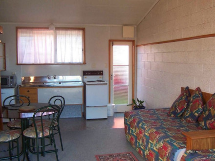 Vista Motor Lodge &
