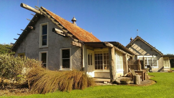Ahu Ahu Beach Villas