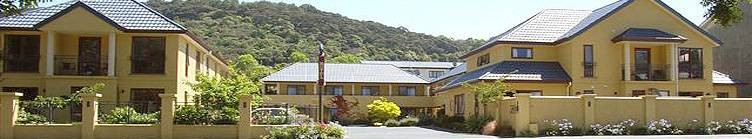 Alhambra Oaks Motor Lodge