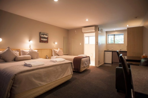 Arthur's Court Motor Lodge