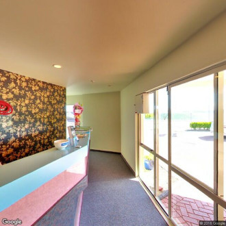 Bay Court Lakefront Motel