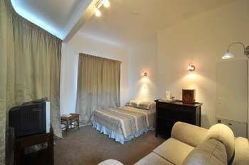 Parnell's Village Motor Lodge