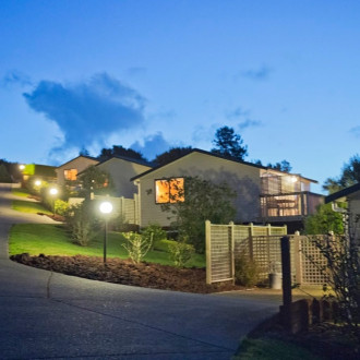 Sun Seeker Cottages Motel