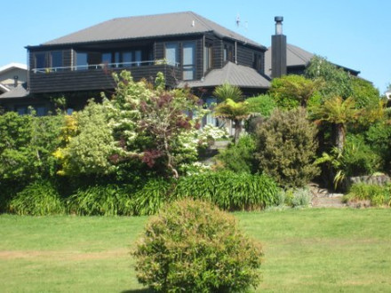 Wharewaka Lodge