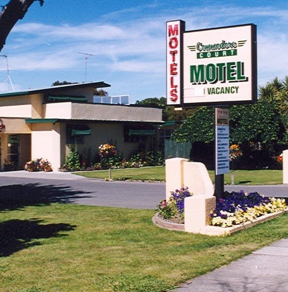Commodore Court Motel