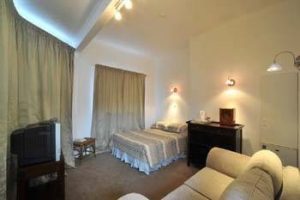 Parnell's Village Motor Lodge 2 St Stephens Ave