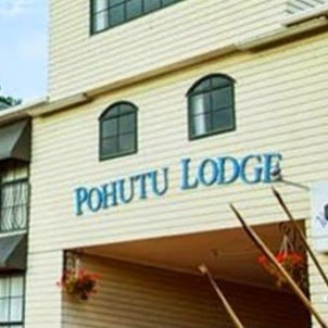 Pohutu Lodge