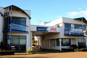 Quality Inn Sales / Sails Motor Lodge 138 Lake Terrace